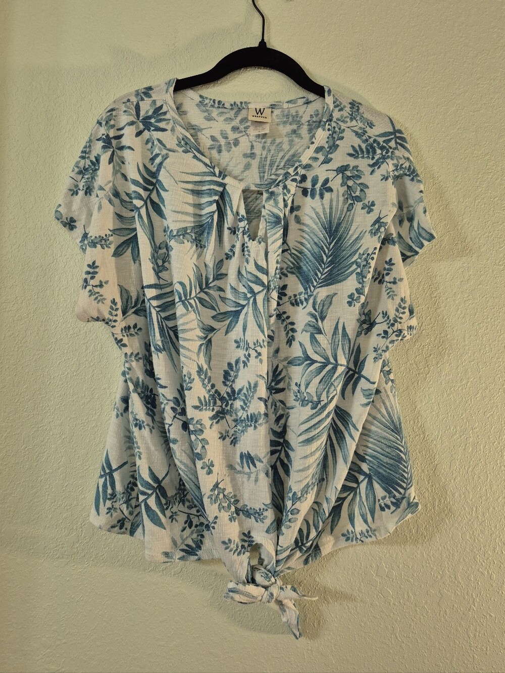 Wrapper White and Blue Tropical Tie-Front Blouse